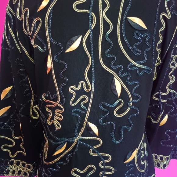 Vintage Lauren Michelle Black&Gold Embroidered V-neck Blouse (Size Large) - Picture 5 of 9